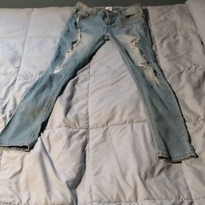 Destroyed jeans